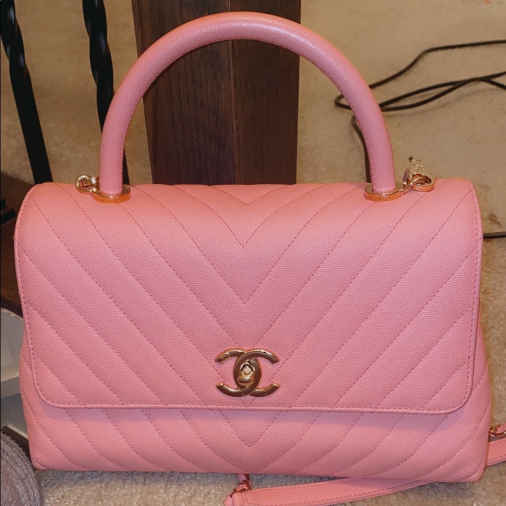 Pink chanel flapbag with handle